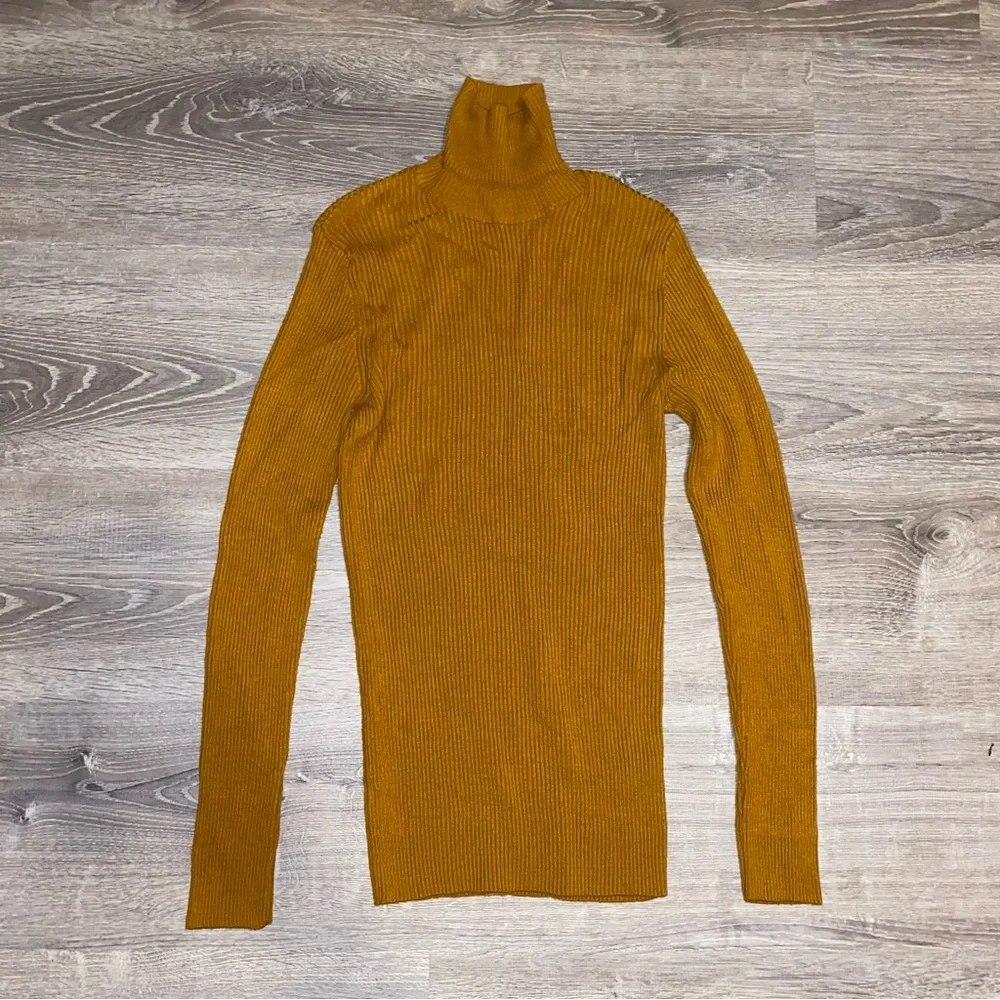 ASOS Ribbed TurtleNeck - Picture 2 of 5